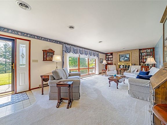 2nd image of 429 Washington Rd