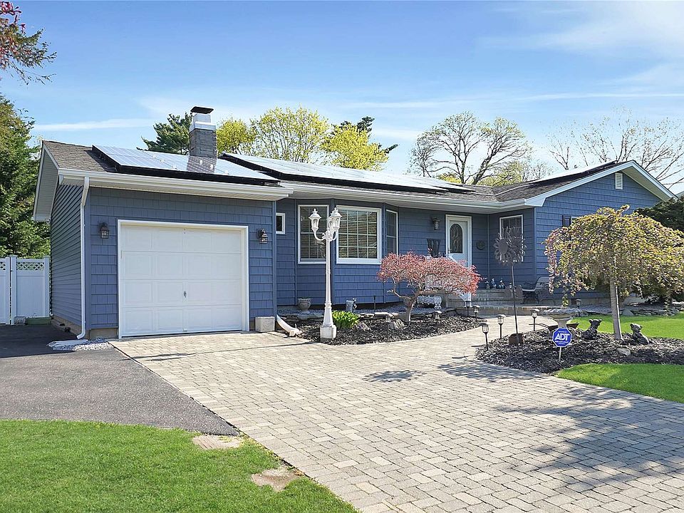45 Grissom Way, Hauppauge, NY 11788 Zillow