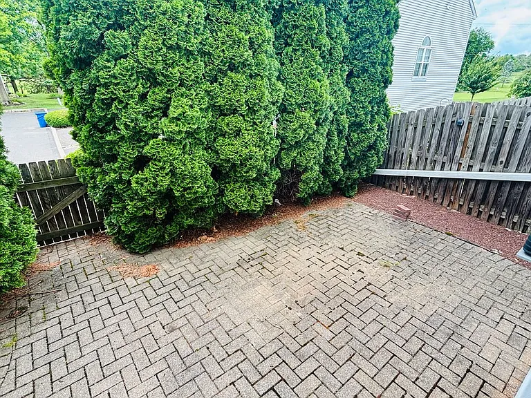 2427 Linksman Ln — Photo 38