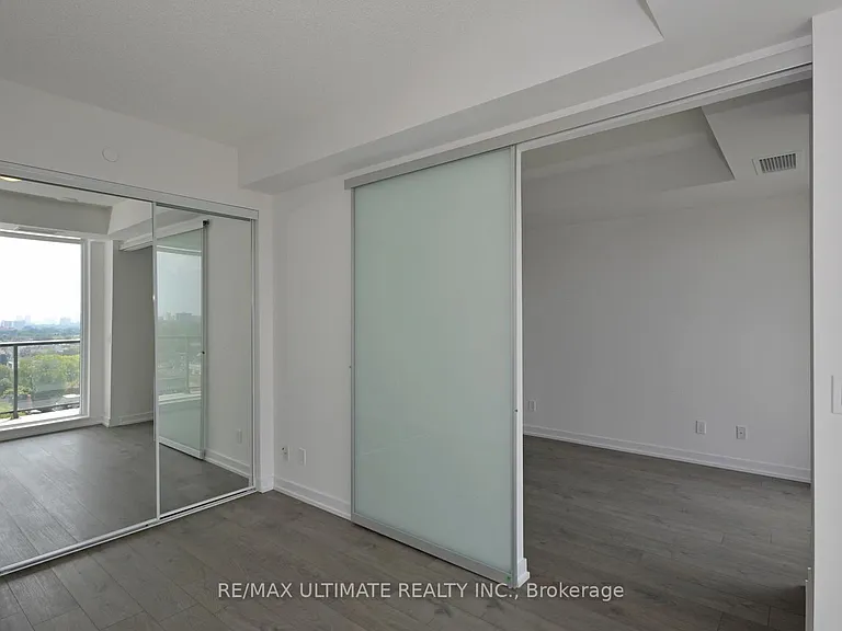 297 College St #1510 — Photo 8