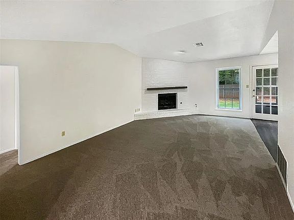 3rd image of 1407 S Avery Dr