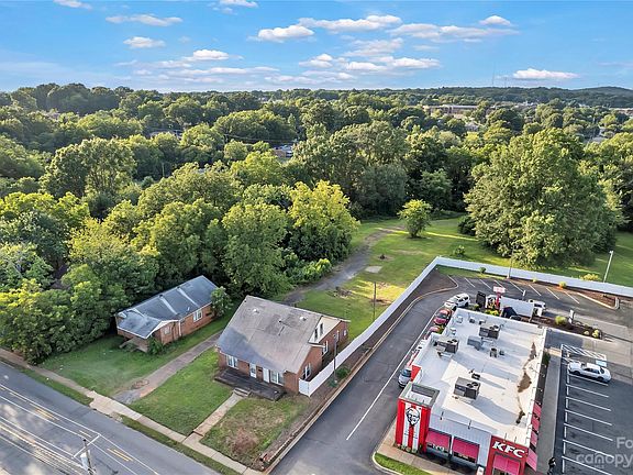 2nd image of 407 E King St