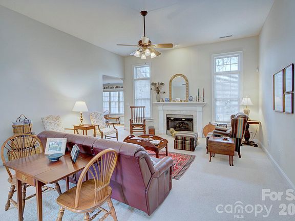 5th image of 3310 Bon Rea Dr