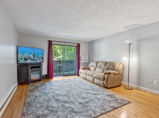 5 Walker Rd APT 8, North Andover, MA 01845