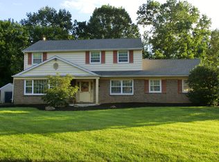 420 Springfield Dr, Southampton, PA 18966