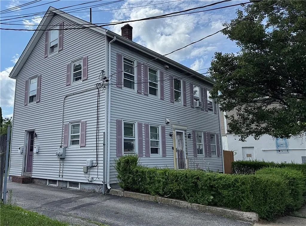 2 bed, 1.0 bath, 768 sqft, $1,900 — Photo 1