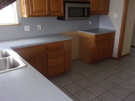 3rd image of 3 NW Valleybrook Dr