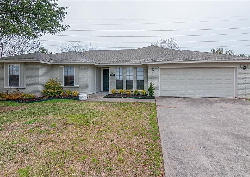 1st image of 349 La Quinta Cir N