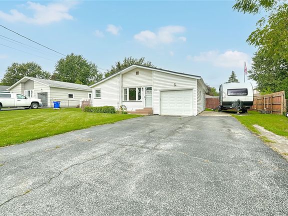 3rd image of 294 Youngs Ave