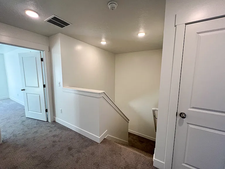 904 N 1150 E — Photo 9