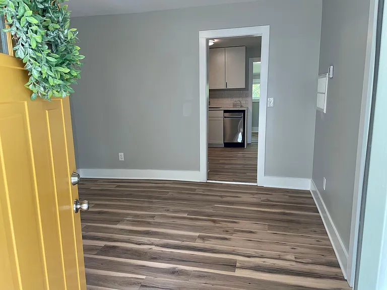 1614 Martin Ave — Photo 8