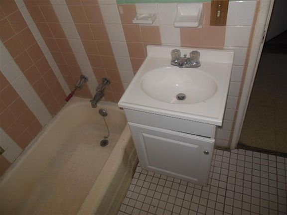 3rd image of 5553 Labadie Ave