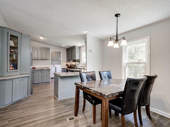 5th image of 914 Ginger Hill Rd