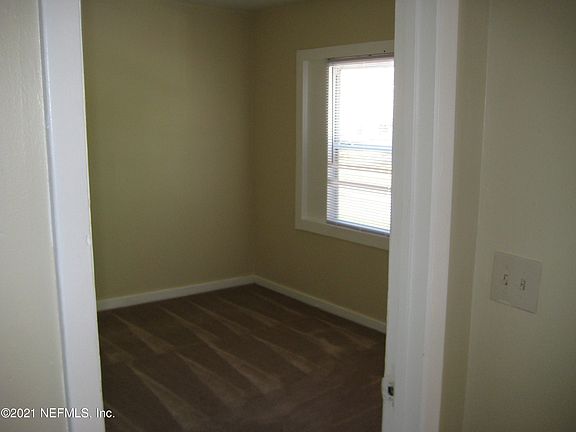 3rd image of 3252 Plum St