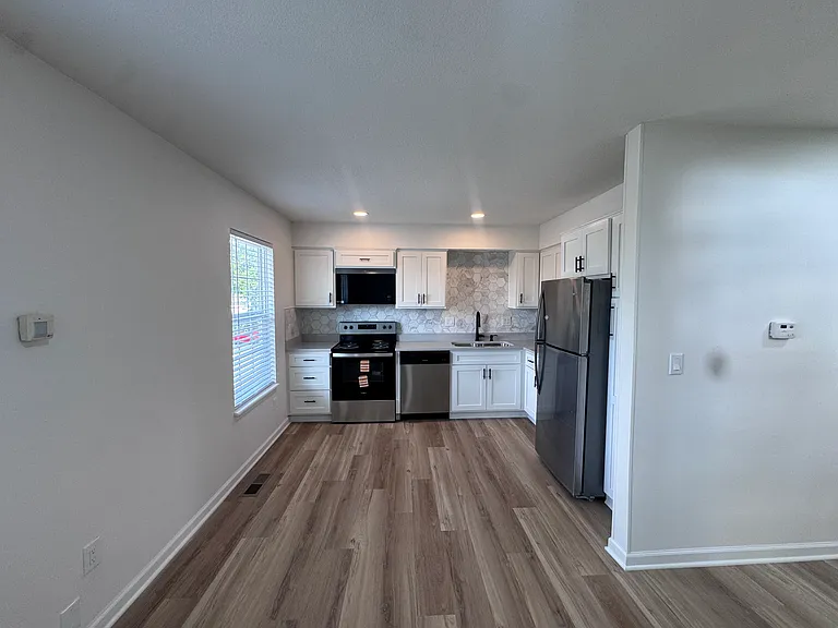 W 108th Pl — Photo 6