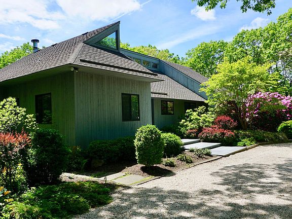 2nd image of 212 Treescape Dr