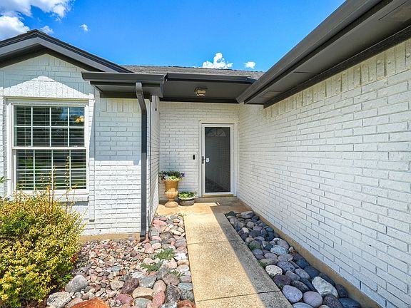 2nd image of 1211 Princeton Pl