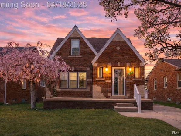 2446 22nd St, Wyandotte, MI 48192