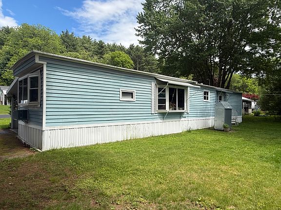 4th image of 11 Willow Cir
