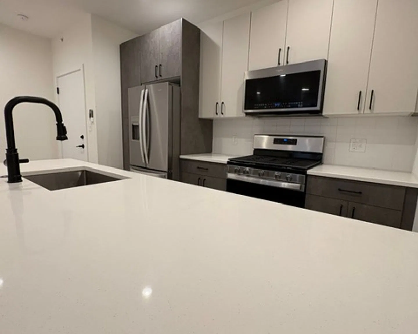 Modern and Sleek 611 S Fagley Street Apartments! — Photo 3