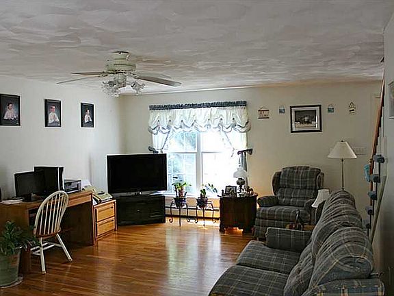 4th image of 2 Shelter Ln
