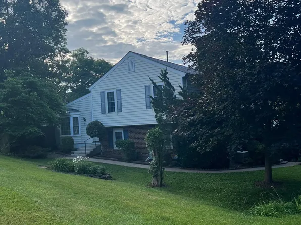 1640 Cool Spring Rd, Charlottesville, VA 22901