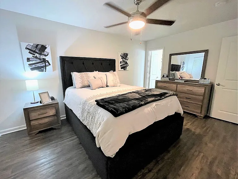 Bayou Oaks Apartments — Photo 14