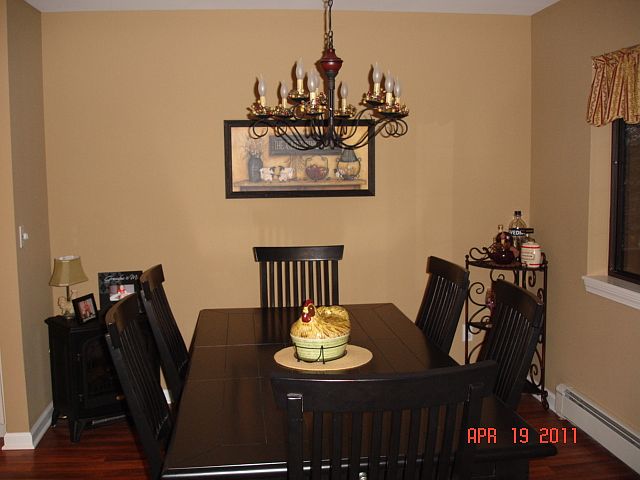 2nd image of 28 Roxbury Ln