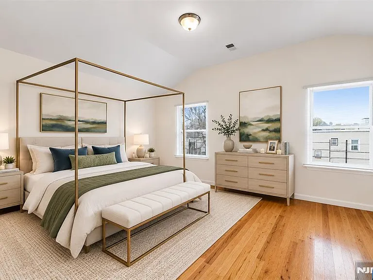 45 Orient Ave — Photo 16