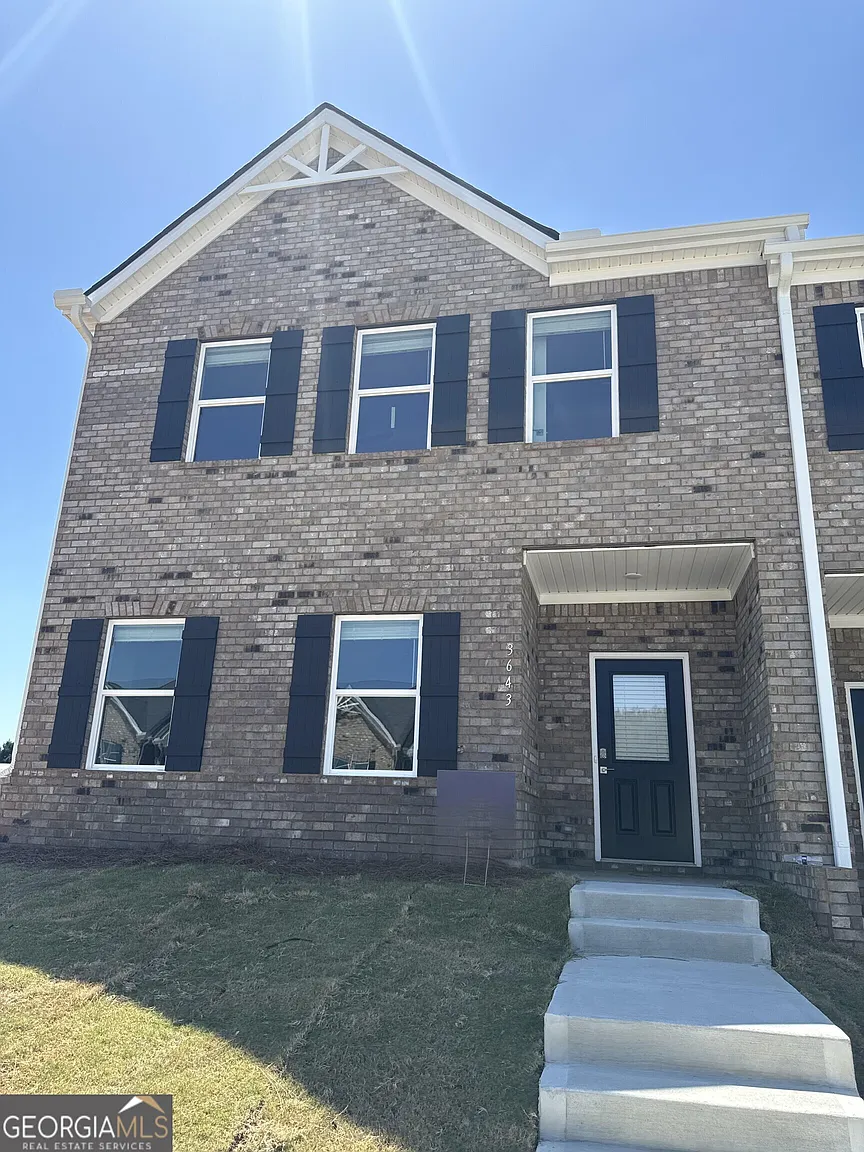 3643 Parkway James Dr photo 1