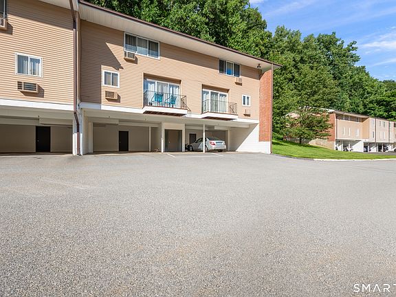 4th image of 1660 Farmington Avenue #2