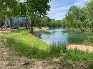 13 Buffalo River Heights Rd, Linden, TN 37096