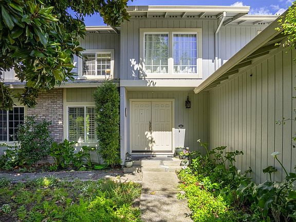 5th image of 868 Holly Avenue