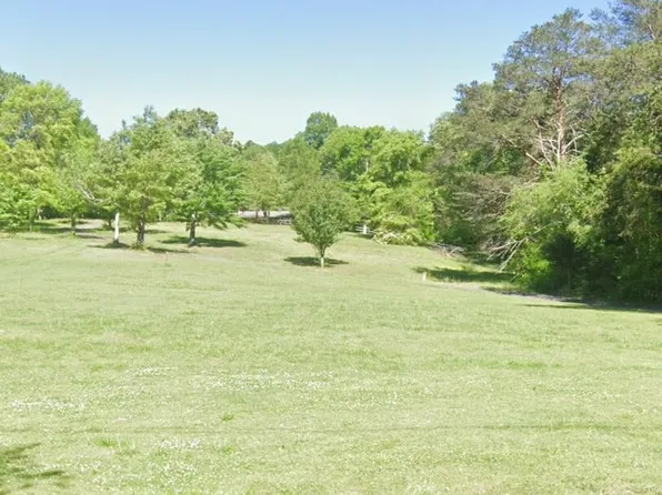 329 Oak Grove Rd, Benton, TN 37307