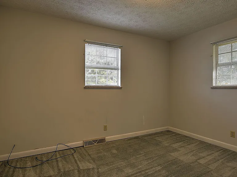 4660 Kingsport Hwy — Photo 9