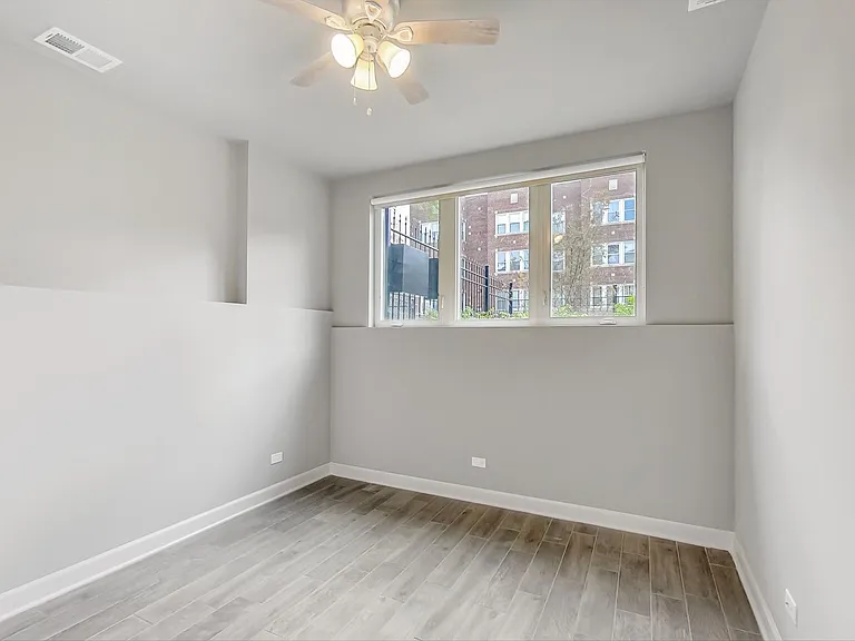 6204 S Kimbark Ave — Photo 9
