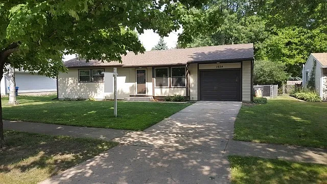 1624 Forrest Blvd photo 1