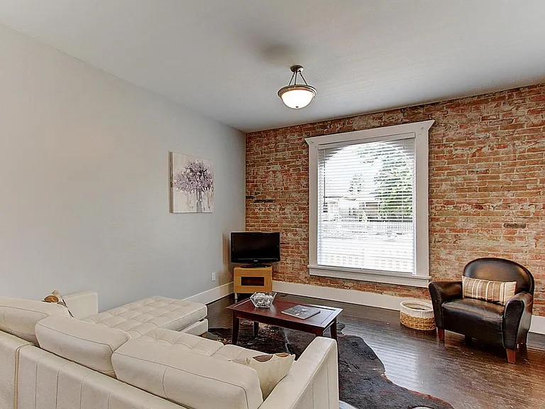 504 W 8the Ave — Photo 33