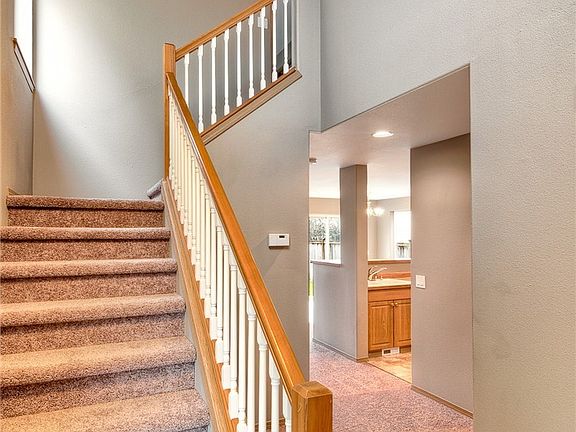 3rd image of 10713 185th Avenue E