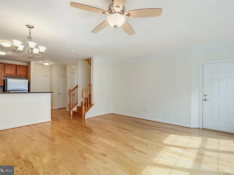 15221 Leicestershire St — Photo 4