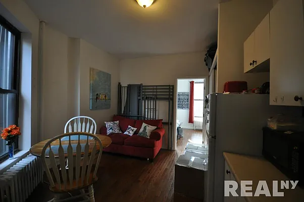 Rented by REAL New York | media 5