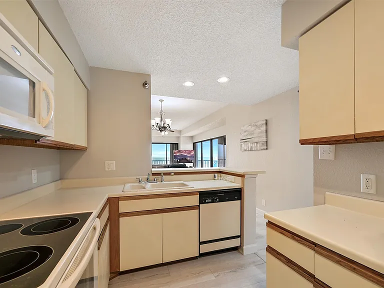 7700 Seawall Blvd #512 — Photo 17