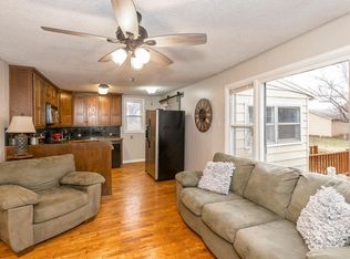 301 E Ottawa St, Paola, KS 66071