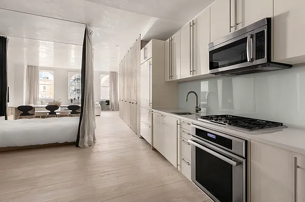 Sold by OFFICIAL | media 3