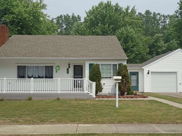 721 E Broad St, Chesaning, MI 48616