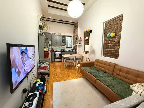 129 Putnam Avenue image 1 of 15