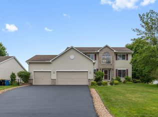 1892 Cardinal Dr, Shakopee, MN 55379