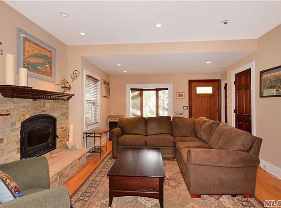 2nd image of 51 Lloyd Ave