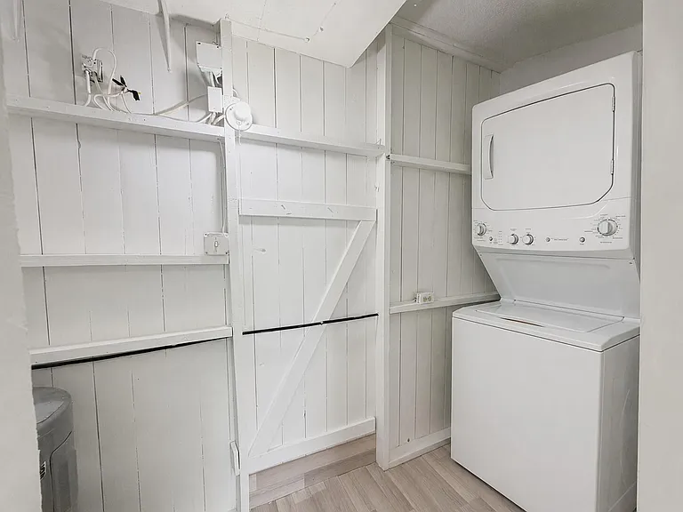 831 El Prado — Photo 12