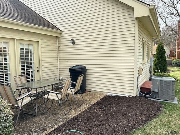 3rd image of 3113 Lake Village Dr